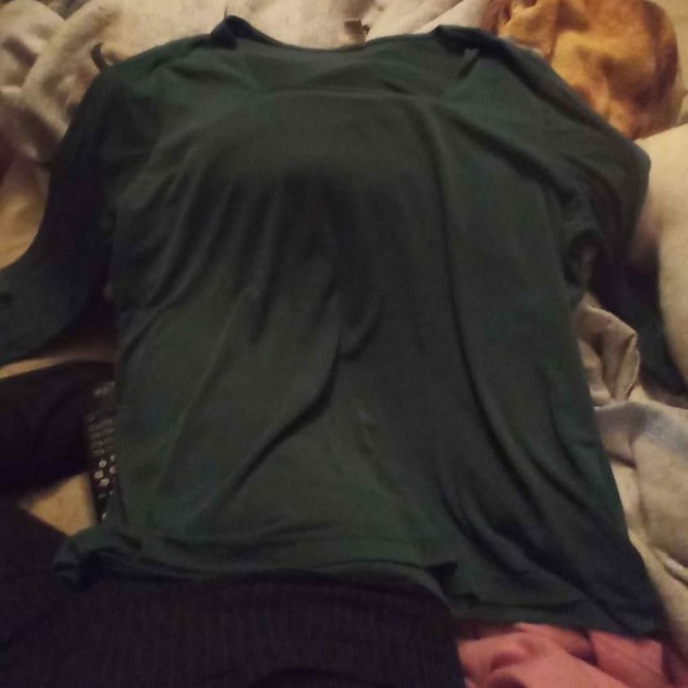 20-22W Ladies Green Long Sleeved Blouse